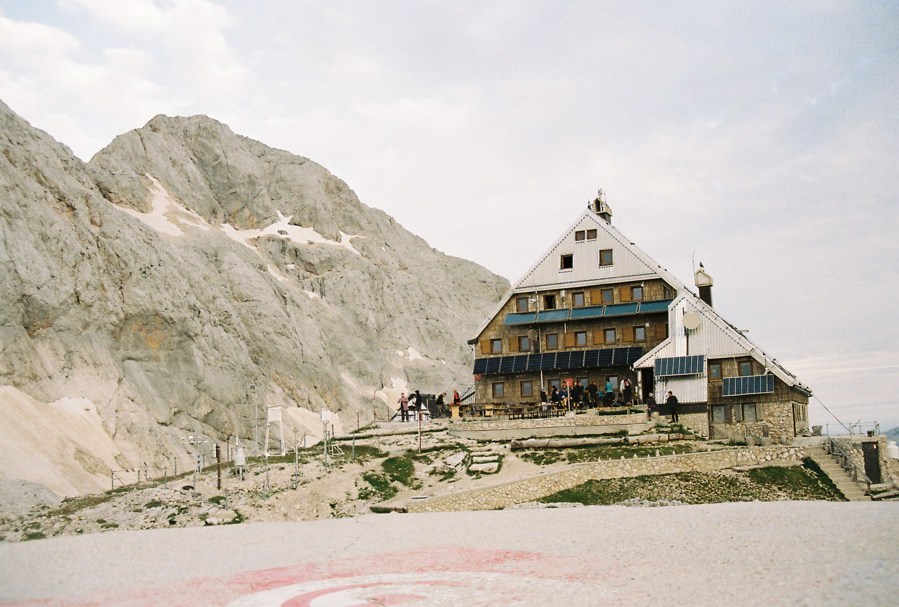 Mountain shelter hut
